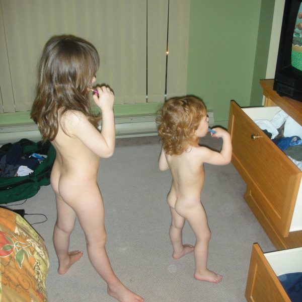 zoe and izzie in whistler