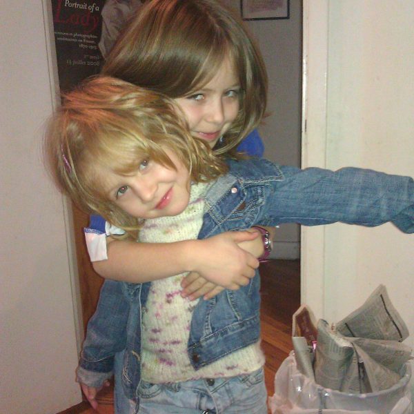 zoeandizzie11-11-2010